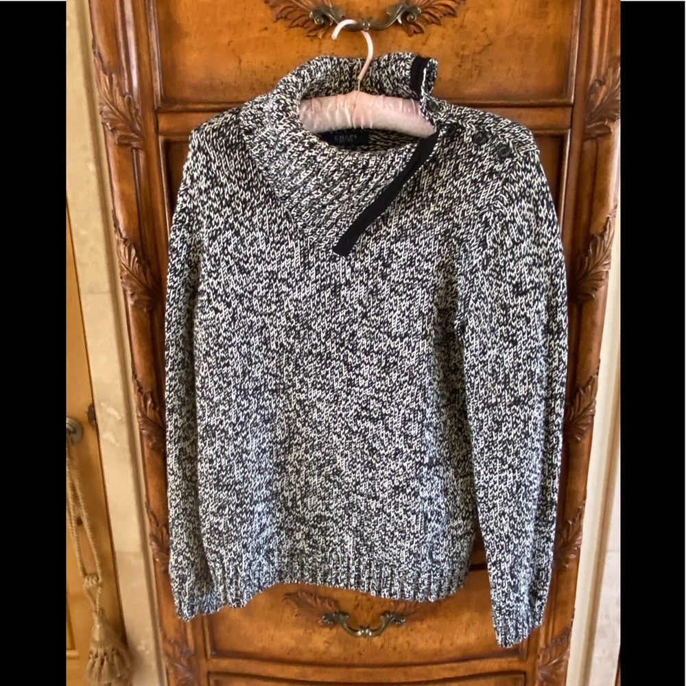 Ladies CHAPS sweater black and white Large